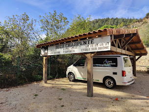 Photo n°30 de Déco Charpente Drôme Ardèche (Carport, Pergola, Pool House, Appentis, Auvent) à Étoile-sur-Rhône (Constructeur d'abris de jardin)