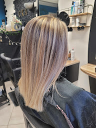 Photo n°7 de Cka coiffure à Quédillac (Salon de coiffure)