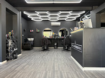 The BlackSquare (Barber shop & Head spa) à Aiglun