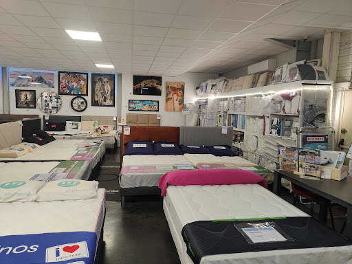 📍 Vous habitez Bagnères-de-Luchon, Boulogne-sur-Gesse ou Saint-Lary ?

Saviez-vous que Pulsat Lannemezan est tout près de chez vous… et qu'on se déplace aussi jusqu'à vous ! 🚚

👉 Nous vous accueillons du lundi au samedi et nous assurons la livraison à domicile dans toute la région.

🏠 Électroménager Les plus grandes marques pour équiper votre maison : ✨ Miele | Liebherr | Samsung et bien d'autres… Réfrigérateurs, lave-linge, fours, lave-vaisselle… tout ce dont vous avez besoin, avec le vrai conseil !

📺 TV & Hi-Fi Les dernières références image et son pour profiter pleinement chez vous.

🛏️ Literie & Mobilier Matelas, canapés, fauteuils motorisés… venez tester en magasin ! ✨ Bultex | Epéda Des marques reconnues pour un sommeil de qualité 😴

🍳 Art Culinaire & Poêles Inox Parce que bien cuisiner, ça commence par de bons outils ! ✨ Emile Henry | Scanpan | OXO | Cole & Mason | Goyon-Chazeau | Lacor ... Poêles inox, cocottes, couteaux, planches… tout pour les passionnés de cuisine 👨‍🍳

🗺️ Pulsat Lannemezan ZAC La Ramondia – 65300 Lannemezan 📞 05 62 39 38 31 🕐 Lun. – Sam.

On vous attend avec plaisir ! 😊

#PulsatLannemezan #Lannemezan #Luchon #BoulogneSurGesse #SaintLary #HautesPyrenees #Electromenager #Miele #Liebherr #Bultex #Epeda #ArtCulinaire #Literie #LivraisonADomicile #LeVraiConseil