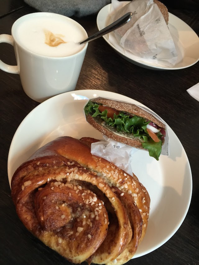 SIS. Deli & Cafe