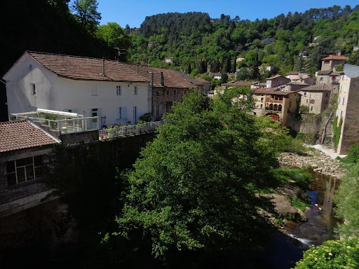 Photo de Le Domaine du Mas de la Madeleine Restaurant et Gites de charme en Ardèche à Chassiers (07110)