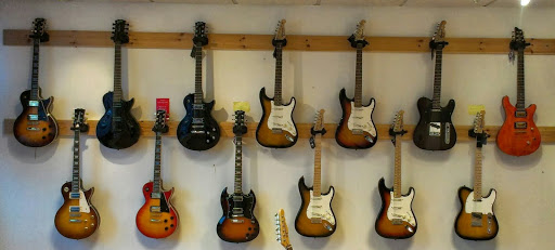 Green Guitars - Visual