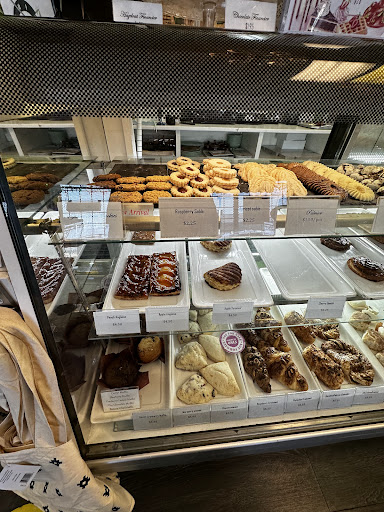 Macarons and Goodies French Bakery - Edmonton - Thumbnail