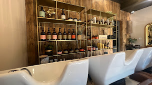 Photo n°27 de Vingte Coloriste & Spa à Cabourg (Salon de coiffure)