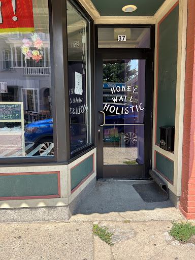 Honey Wall Holistic