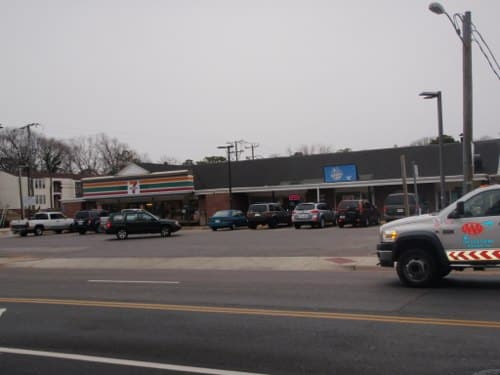 Virginia Beach - 32nd Street Laundry Land Laundromat laundromat interior in Virginia Beach, VA