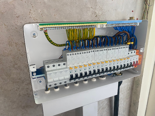 Select Electrical Contractors - Visual