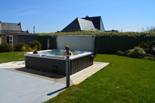 Photo de villa Yana et Enora/Bretagne/bord de mer/piscine à Sibiril (29250)