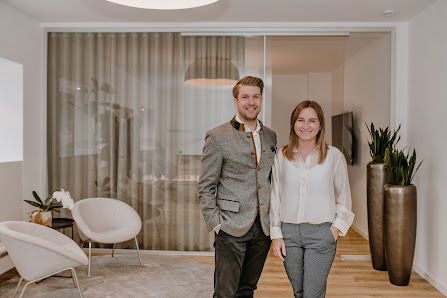 A&V Immobilien Hagl GmbH Dorfstraße 25, 85591 Vaterstetten