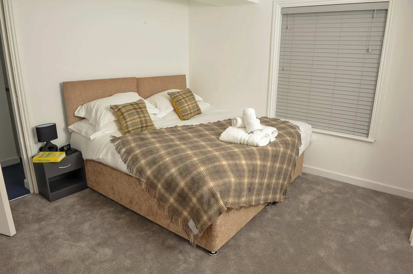 Select Serviced Accommodation - Queens Terrace