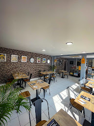 Photo n°1 de La Fabrique De Charley - Restaurant et Distributeur à Pizzas à Mourmelon-le-Grand (Bar à vin)