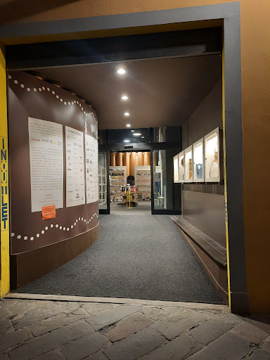 INOUTLET - Visual
