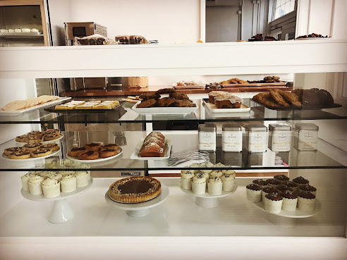 BETH BIUNDO SWEETS by null