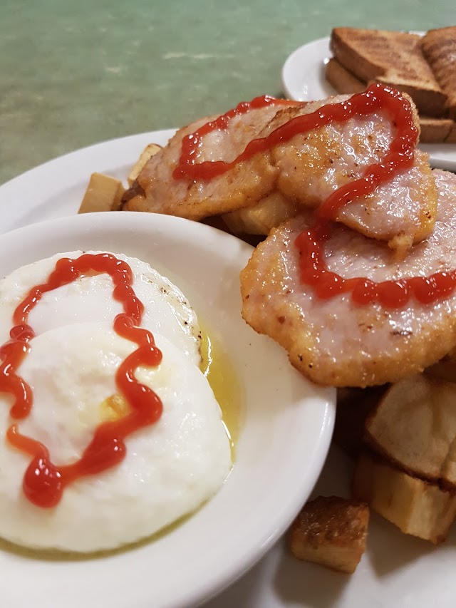 Hills Maple Leaf Restaurant