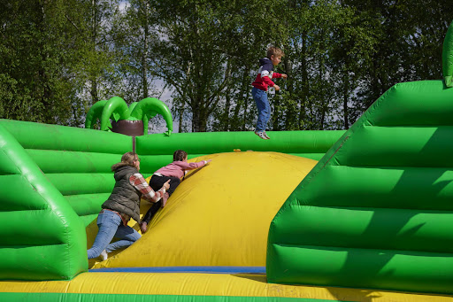 Familiencampingplatz Haselünne - Camping mit Kindern | Freizeiteinrichtungen | Mobilheime und Blockhütten | Zeltplätze