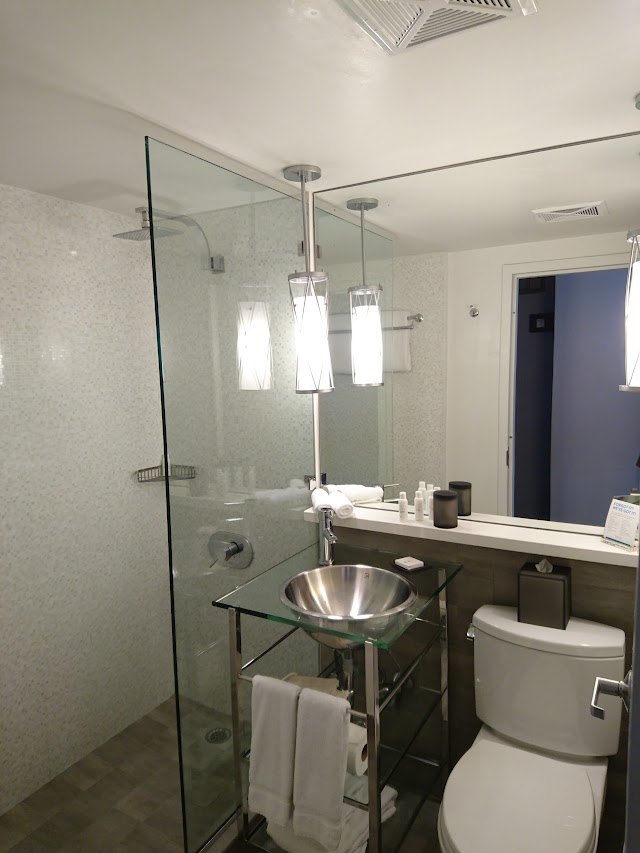 Kimpton Surfcomber Hotel by IHG