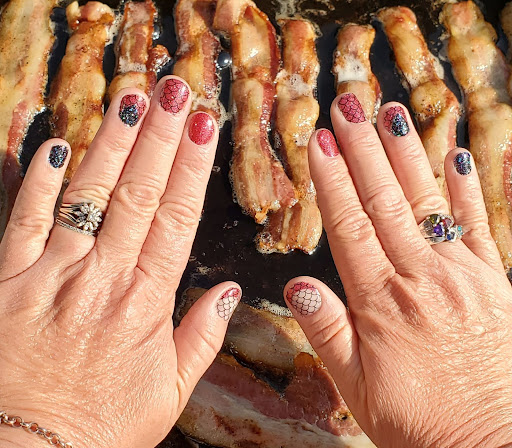 Worms Pretty Nails - Visual