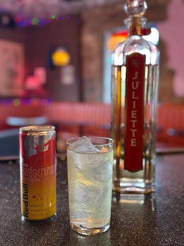 Merv’s Bar by null