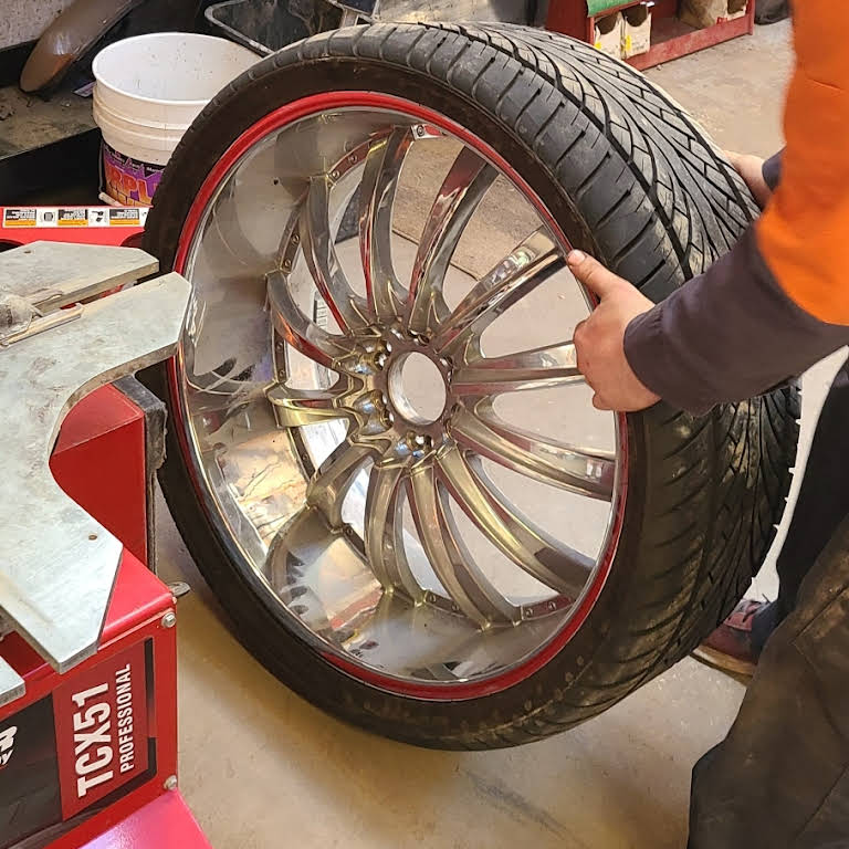 Roadrunner Tire and Repair LLC Used Tire/ Automotive Repair shop