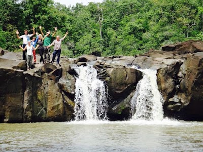 Photos of Modulkiri tour guide home office