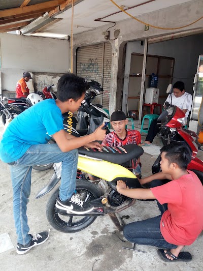 Photos of Planet Ban Ipik Gandamanah