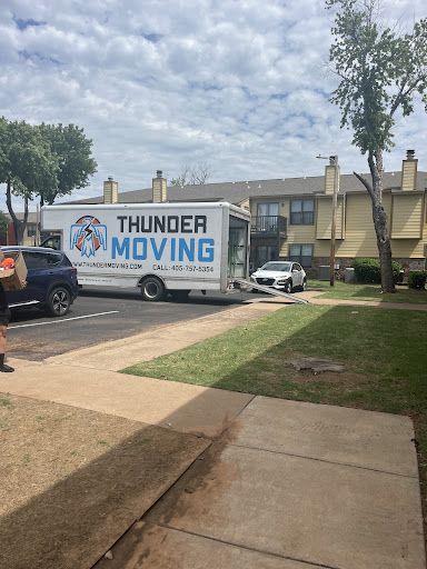 Thunder Moving - Visual