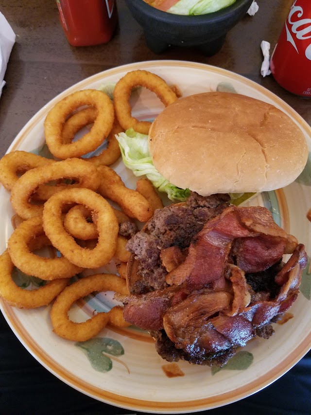 Lolita's Kitchen & Burger House