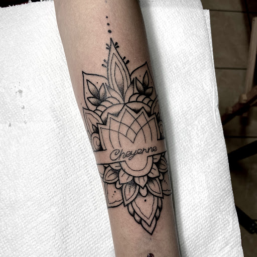 Skull Corner Tattoo Studio - Thumbnail