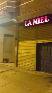 LA MIEL Club Privado, Author: Bill Verbo