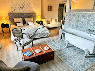 Photo n°4 de Domaine du Grenier à Yffiniac (Lodge)