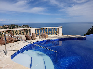 Photo n°5 de Piscines Desjoyaux à Nice (Magasin de matériel pour piscines)