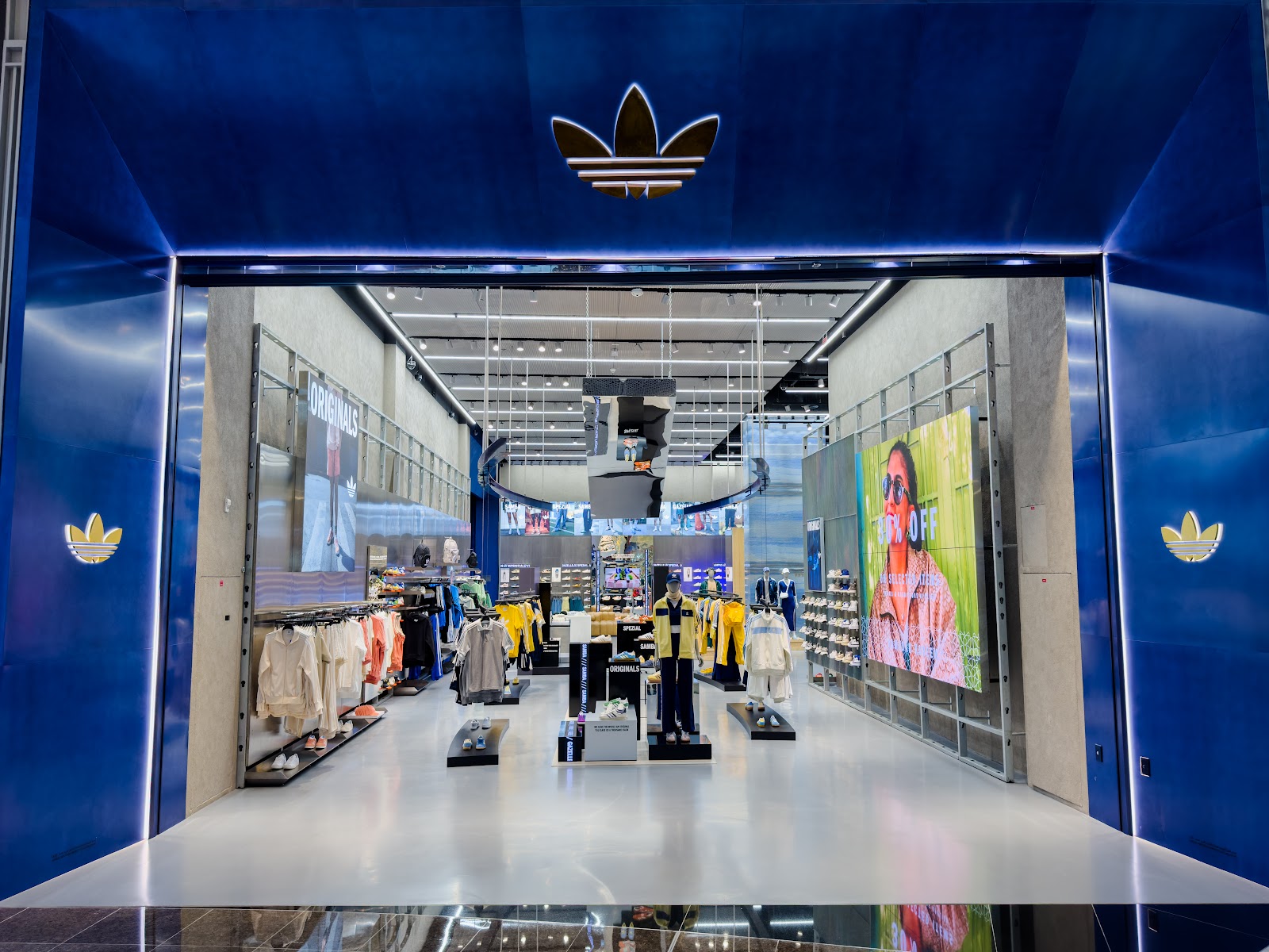 adidas Football store - صورة 4