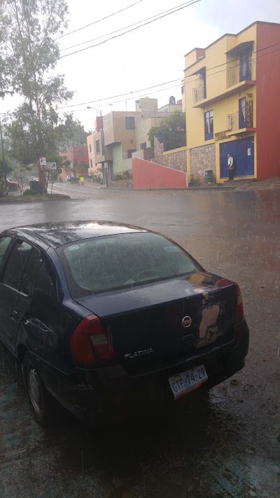 Photos of Hiperllantas del Baj&iacute;o