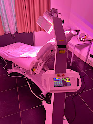 Photo n°17 de Centre Médico-esthétique Tourny - Dr Pierre LAUR- Botox- Fillers-Lifting- Peeling- à Périgueux (Chirurgien esthétique)