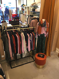 Photo n°9 de Maison Montagut - Biarritz à Biarritz (Magasin de vêtements pour hommes)