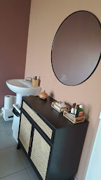 Photo n°2 de Ozlu Neziha Ostéopathe à Saint-Priest (Ostéopathe)