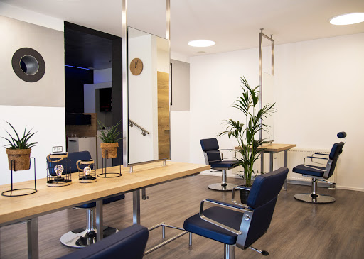 Friseur KONTRAST haus der haare