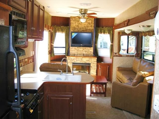 Dixie Camper & Marine Sales Inc - Thumbnail