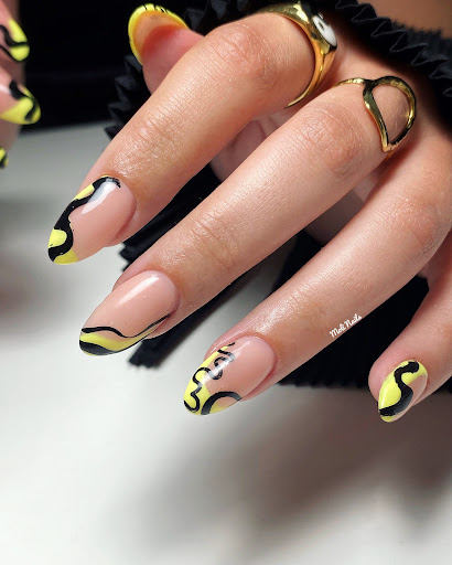 Moli Nails - Thumbnail