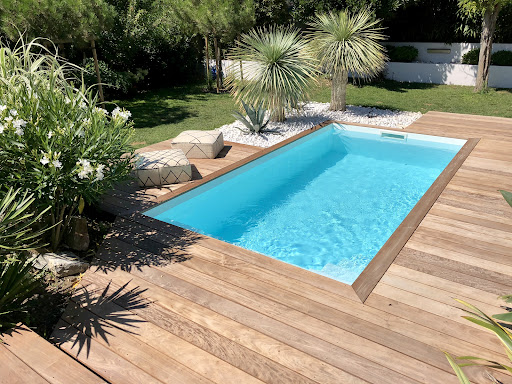 Photo de RS PISCINES - PISCINES ET SPAS - 53 - 35