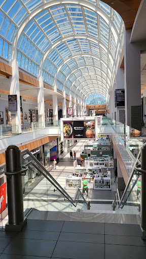 UNIQLO Roosevelt Field - Thumbnail