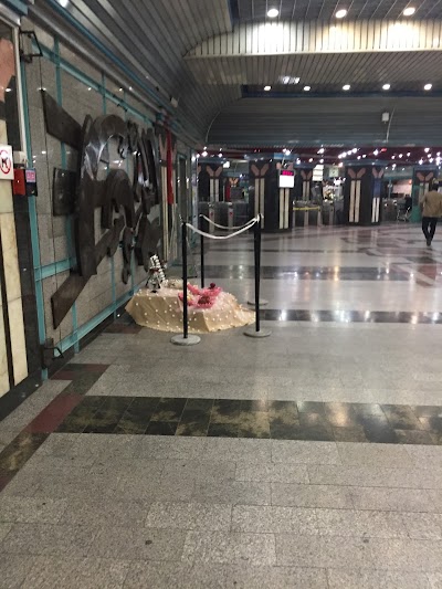 Photos of Imam Khomeini Metro Station