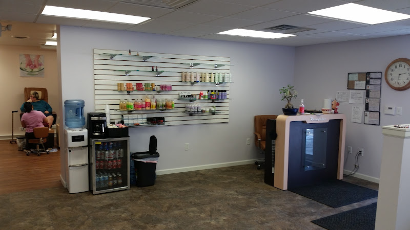 V Nails interior view