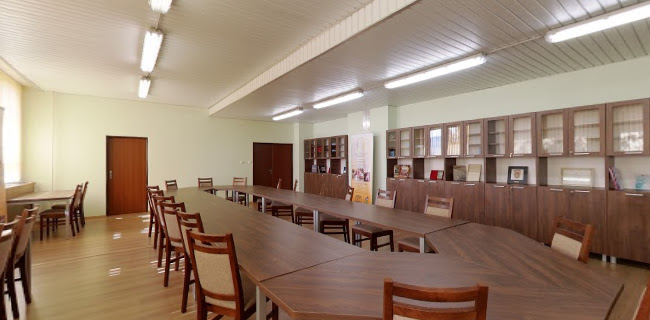 Andrej Kmeť Gymnasium (High School) Otváracie hodiny