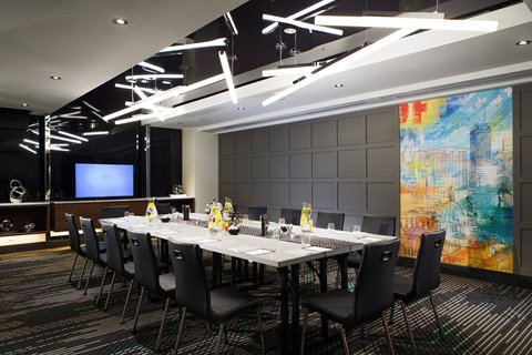 Renaissance Montreal Downtown Hotel by null