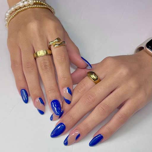 Kim K Nails - Visual