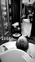 Photo n°27 de LAZZARO FRANCO - Private Hairdresser - Boudoir à Paris (Salon de coiffure)