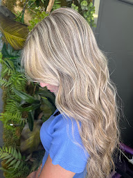 Photo n°13 de Cynthia B coiffure à Sanary-sur-Mer (Salon de coiffure)