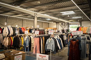 Photo n°16 de À l'Ombre des Marques | Siège social à La Crèche (Magasin de vêtements)